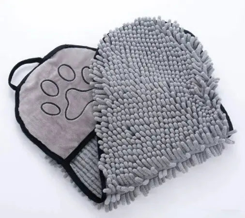 Oazeno Ultra-Absorbent Pet Towel with Hand Pockets | Quick-Dry Microfiber & Chenille